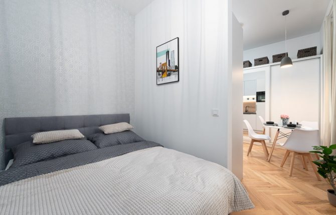 Uvolněte se ve světlé a příjemné ložnici v rezidenčním projektu Bydlení na Výšinách na Letné