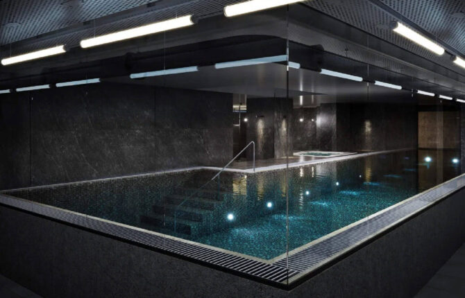 Luxusní bazén u bytového domu Vanguard Ahoj v Modřanech - 7